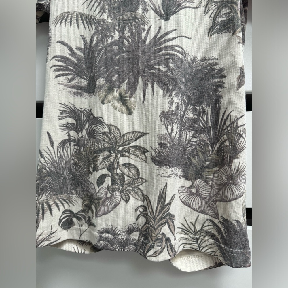 CHASER Tropical Recycled Vintage Print Ruched V Back T Shirt Size M NWOT - Picture 6 of 9